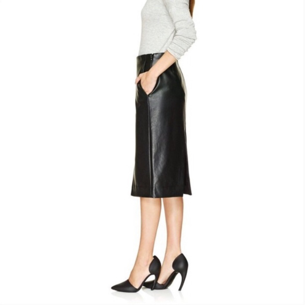 NWOT Aritzia Babaton JAX vegan leather skirt